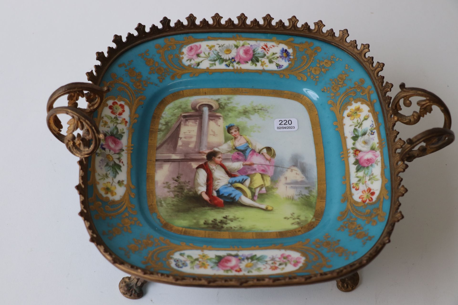 Null Taza cuadrada de porcelana de estilo Sèvres con decoración de escena galant&hellip;