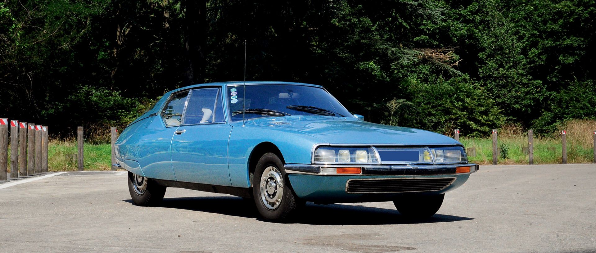 1971 Citroën SM 
别致而罕见的配置

严格意义上的原装内饰

20世纪70年代的象征性汽车



法国注册

底盘编号：SB1131



在2&hellip;