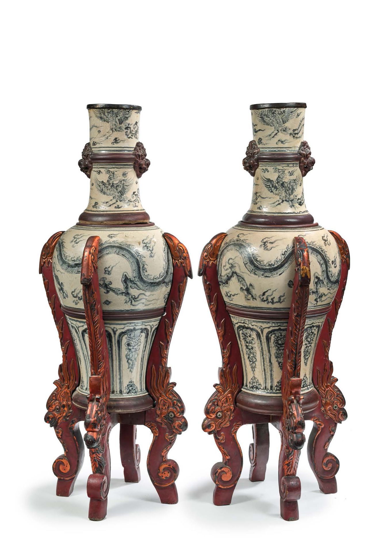 VIETNAM DU NORD XIVE - XVIE SIÈCLE, FOUR DE CHU ÐÂU 
Paire de vases formant pied&hellip;