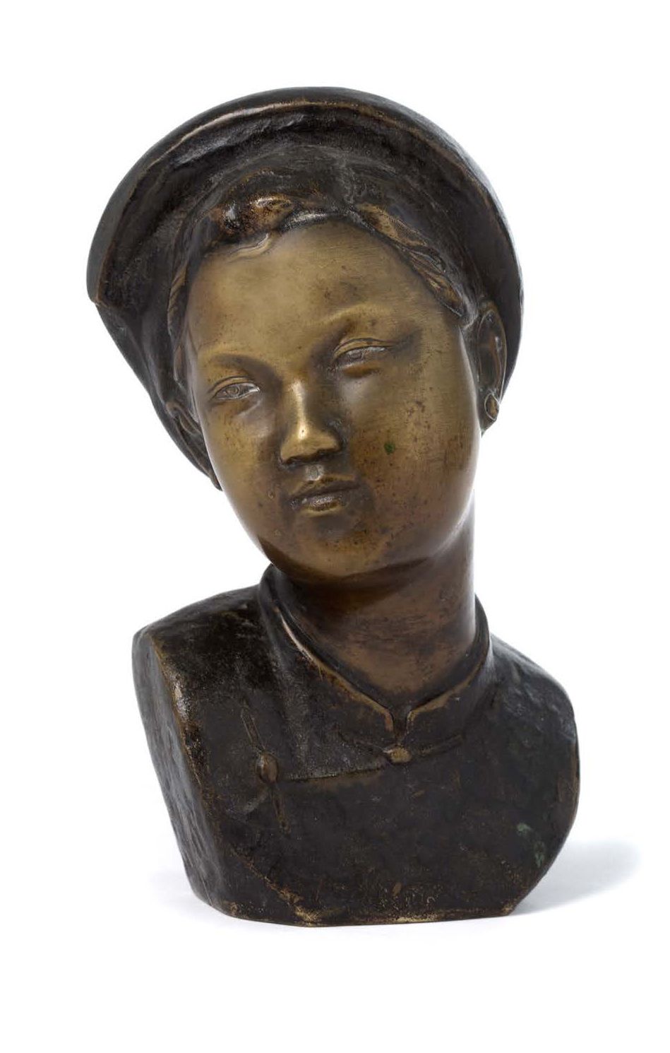 ECOLE VIETNAMIENNE du XXe siècle 
一个女人的头

带有金色铜锈的青铜器，背面有铭文 

19 x 11 x 13 cm - 7&hellip;