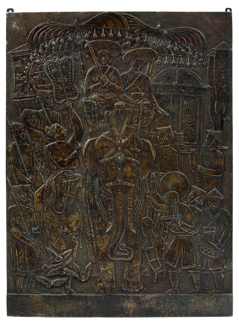 VIETNAM 1946, N. V. YEN 
Bas-relief en bronze patiné représentant les reines, so&hellip;