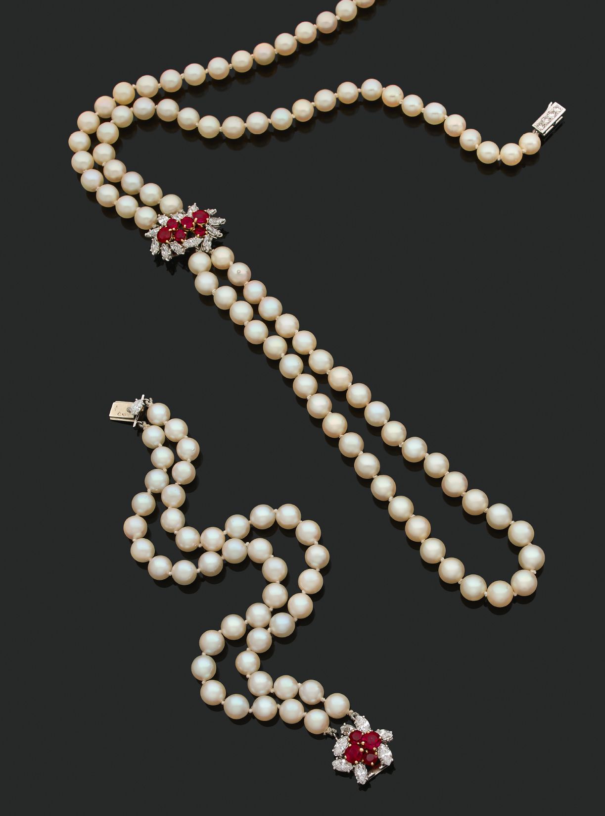 CARTIER Ensemble composé d'un collier et d'un bracelet
Perles de culture, rubis &hellip;