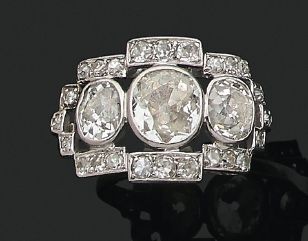 Null BAGUE «ART-DÉCO»
Diamants taille ancienne, platine (850)
Td. : 52 - Pb. : 5&hellip;