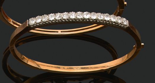 Null BRACELET «JONC»
Diamants taille ancienne
Or rose 18k (750)
Diam. : 5.7 cm -&hellip;