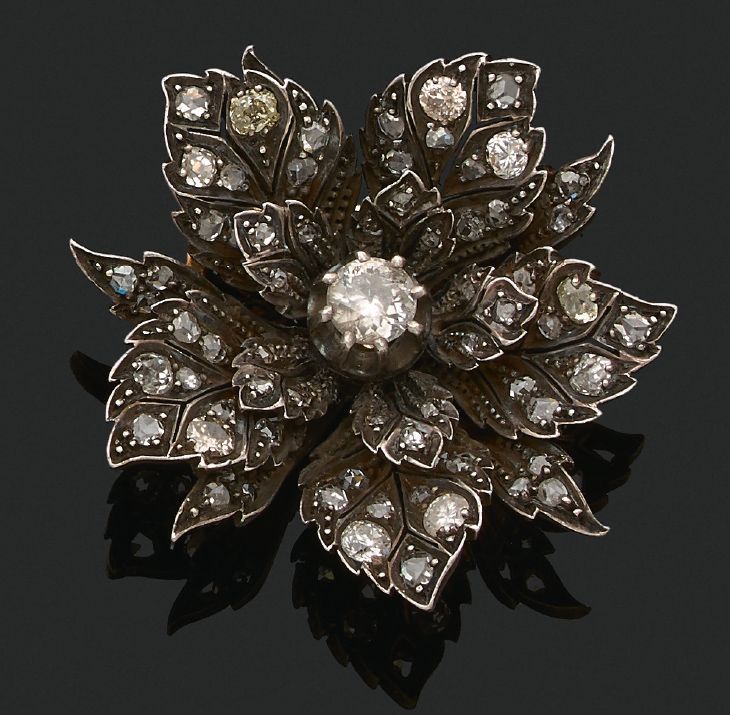Null BROCHE «FLEUR»
Diamants taille ancienne, taille rose, or 18k (750) et argen&hellip;