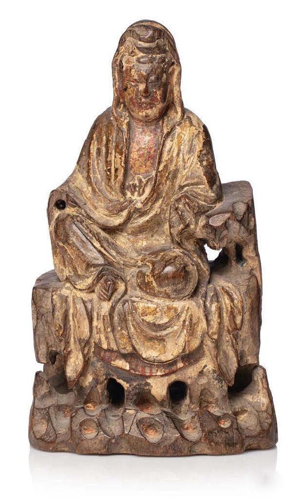 CHINE XVe - XVIe SIÈCLE 
Petite sculpture en bois laqué doré avec traces de poly&hellip;