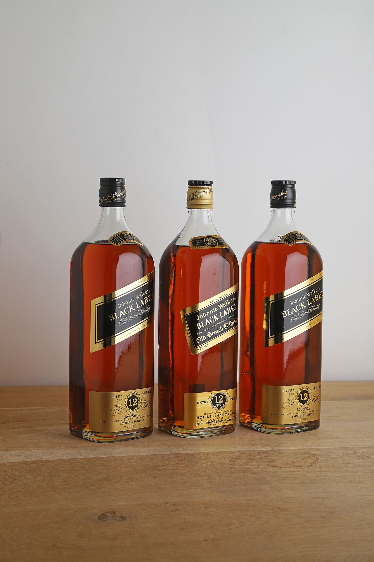 Null 3 B WHISKY BLACK LABEL 12 ANS D'ÂGE 100 cl 43% (étui) - NM - Johnnie Walker