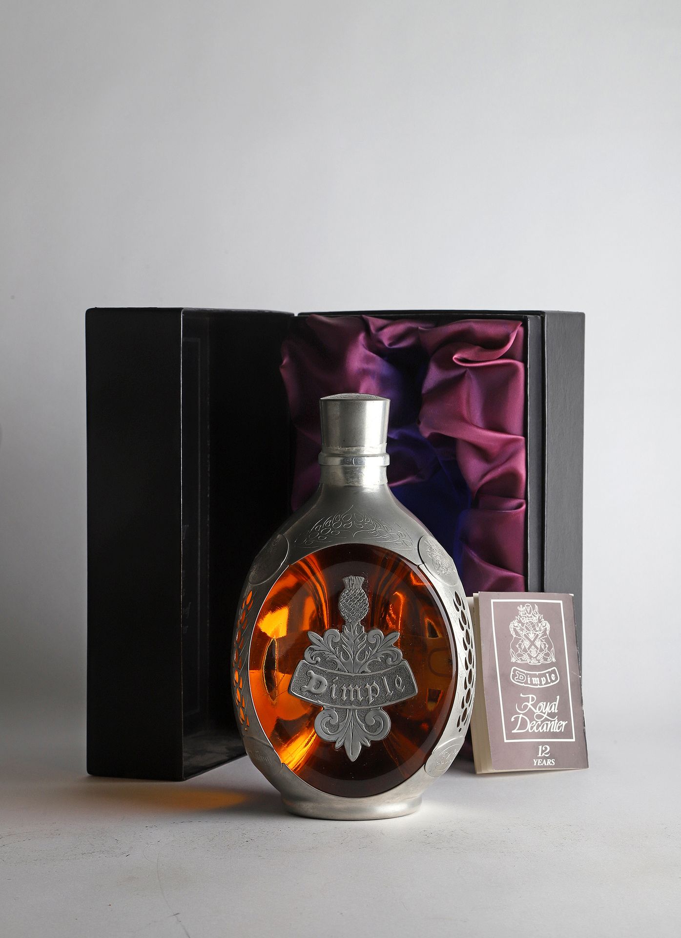 Null 1 B WHISKY ROYAL DECANTER 12 YEARS OLD 75 cl 43% (Original box) - NM - Dimp&hellip;