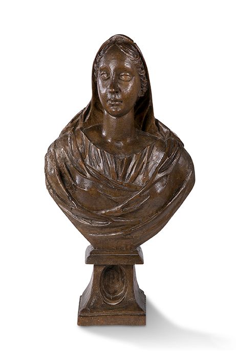 Null RELIQUARY BUST of a holy woman in walnut, the doucine base with oval niche &hellip;
