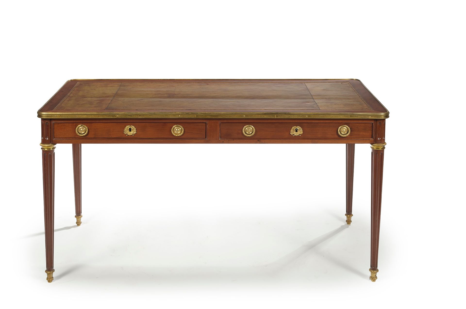 Null A mahogany veneered flat desk with two drawers in the belt. Fluted tapered &hellip;