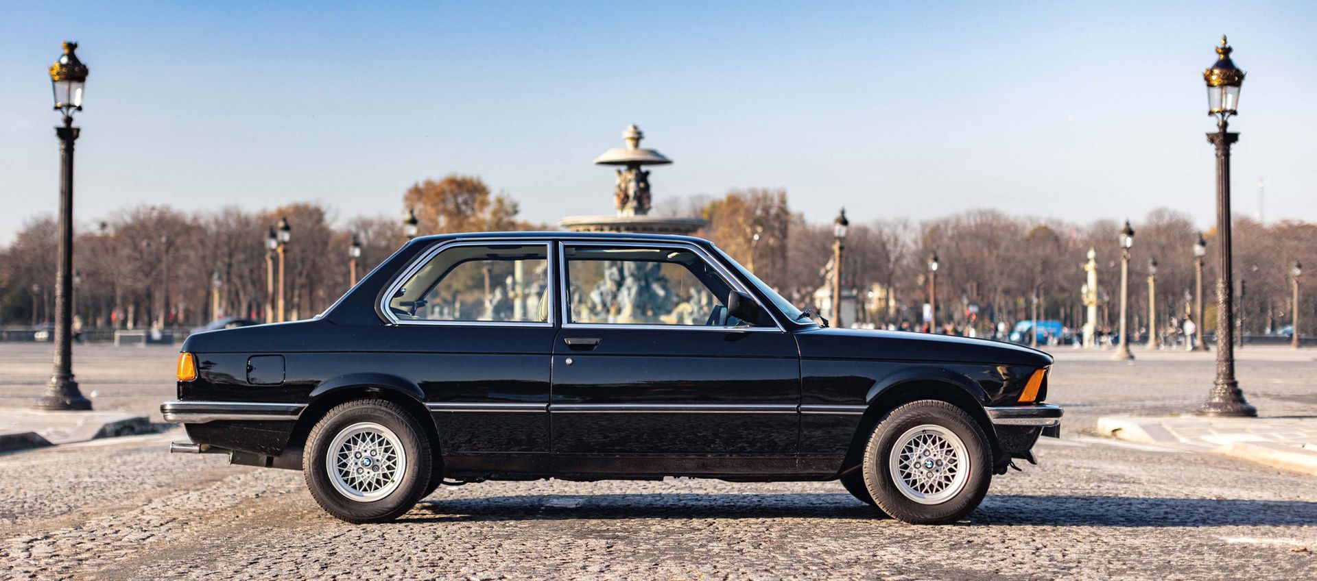 1982 BMW E21 323i 
46 200 km réels, 4ème main

La première des Série 3 sportive &hellip;