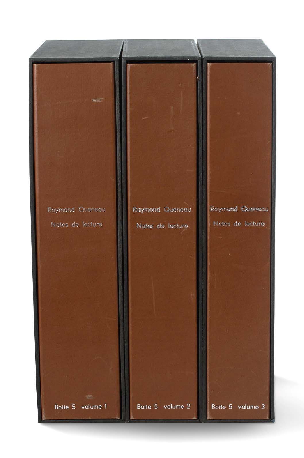 QUENEAU Raymond. 关于阅读和工作的亲笔笔记，[约1930-1950]；约600页，格式各异，装在梭织纸的标签上，全部装订在3个大的对开卷中，棕色&hellip;