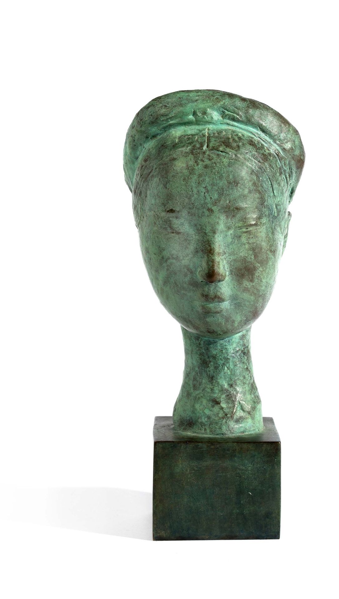 V? Cao ?àm (1908-2000) 
《年轻女性头像》青铜雕像

带有灰绿色铜锈的青铜器，背面有签名。艺术家的证明，标有EA，底座上有创始人的印章Va&hellip;