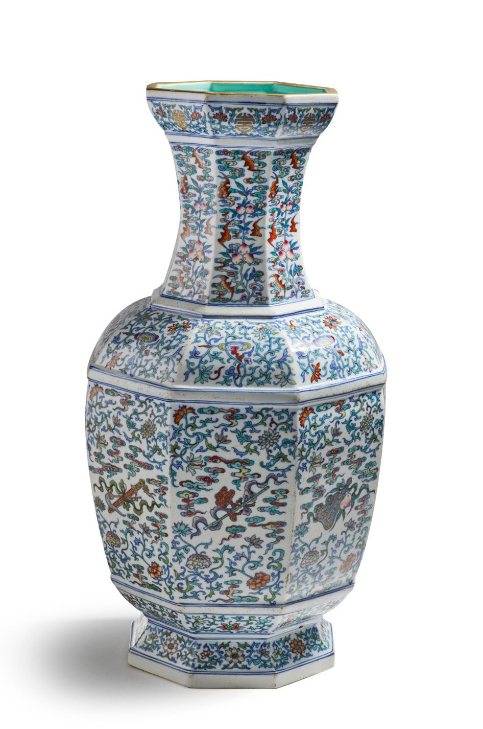 CHINE FIN XXE SIÈCLE Vase octogonal en porcelaine et émaux doucai à décor sur ch&hellip;