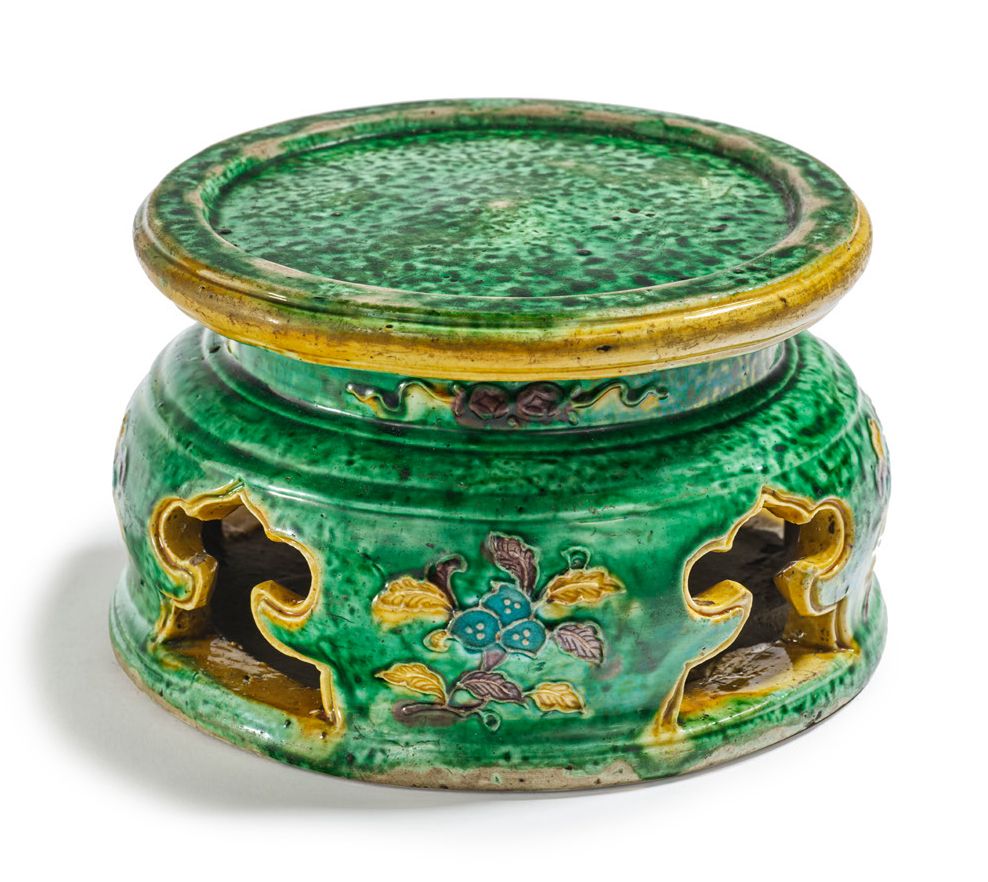 CHINE XVIIIe SIÈCLE, PÉRIODE KANGXI (1661 - 1722) 
Base de cerámica circular san&hellip;