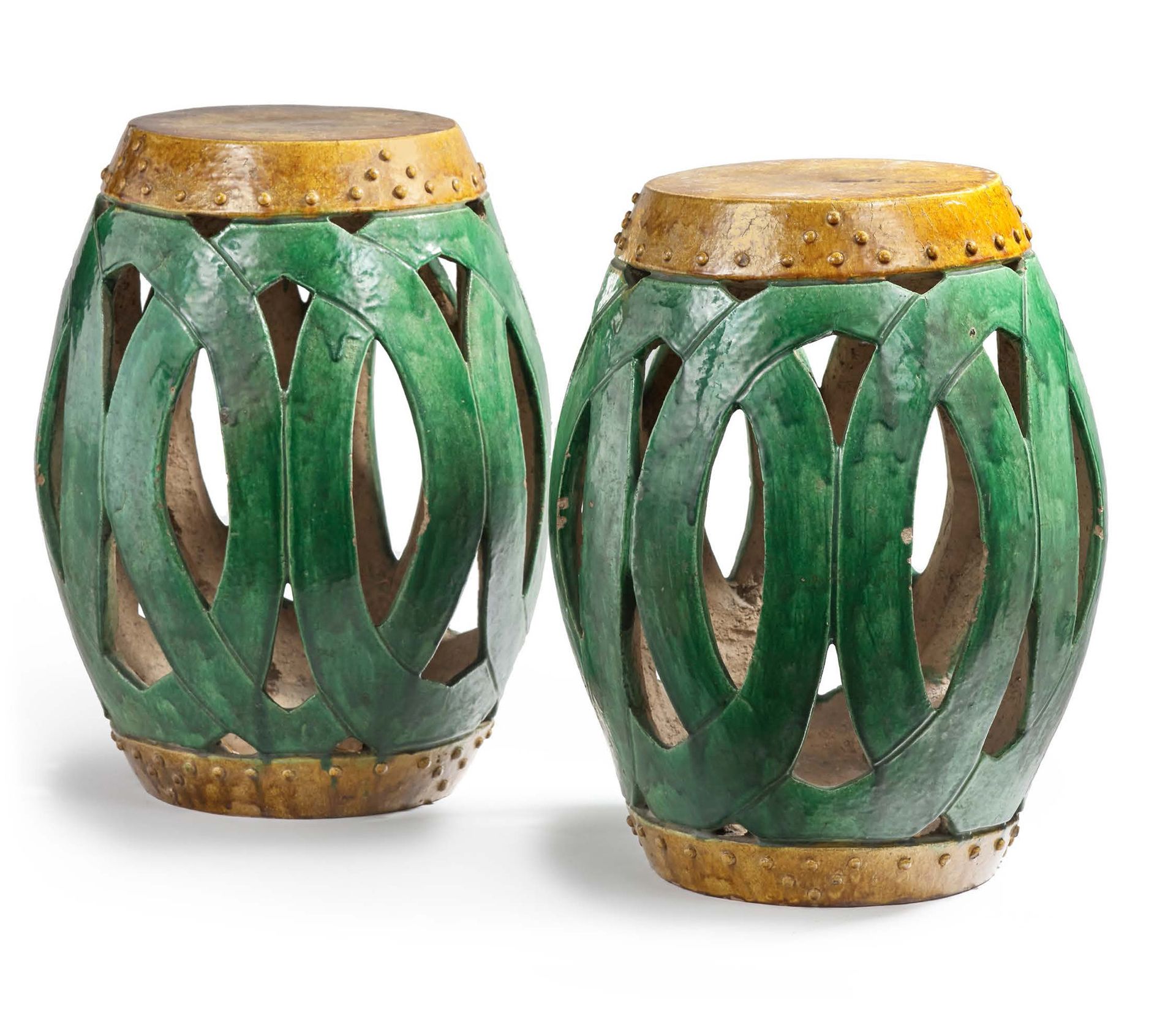 CHINE XVIIIe SIÈCLE, PÉRIODE KANGXI (1661 - 1722) 
Pair of drum-shaped stools, i&hellip;