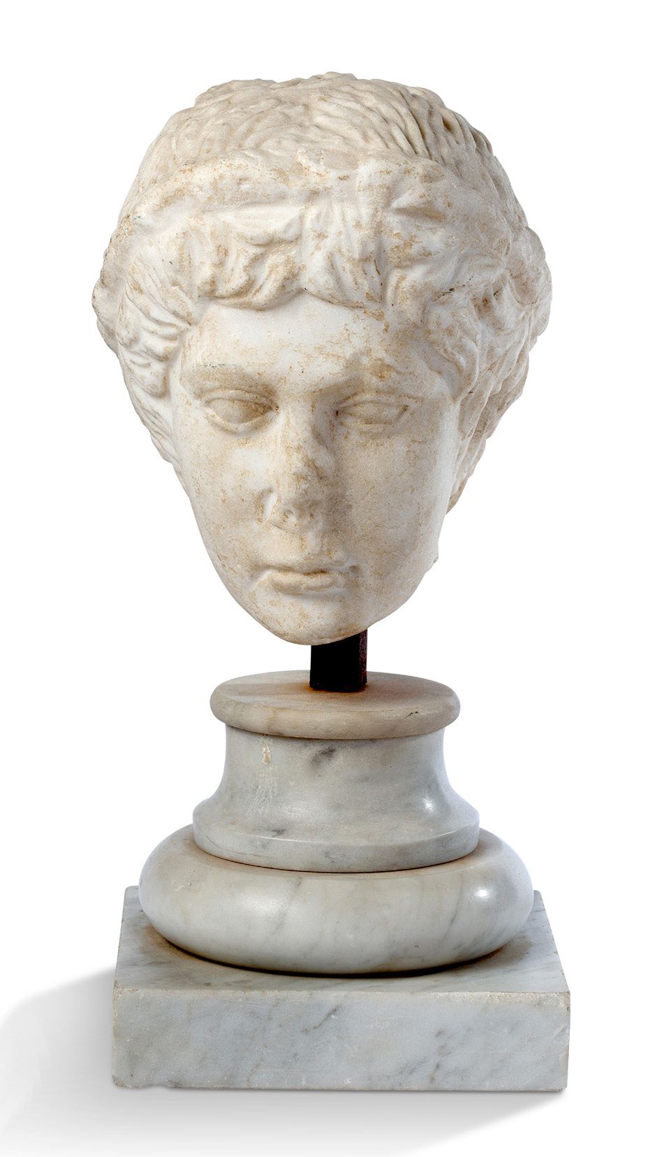 Null HEAD OF ATHLETE sculpted in white marble, the face juvenile and elongated, &hellip;