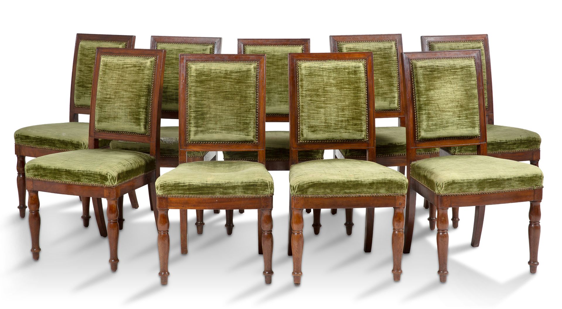 Null 一套九把桃花心木椅子，方背靠在前面的双栏杆腿和后面的马刀腿上；火印LP冠以路易-菲利普-奥尔良公爵的名字；盖有雅各布家族（1813-1825）修复时期&hellip;