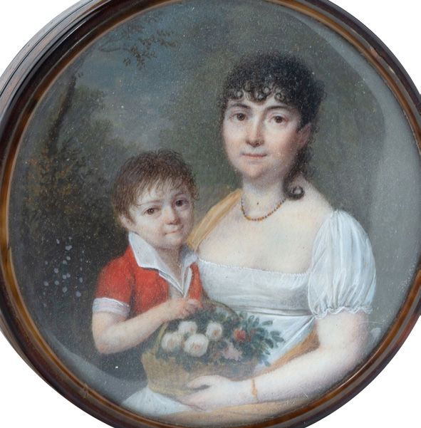 Null SCATOLA MINIATURA Ritratto di donna in abito bianco con il figlio, seduti d&hellip;