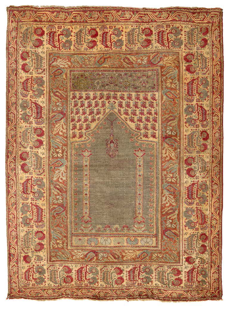Null [RUG]
罕见的Ghiordes（小亚细亚，土耳其）约1850年。羊毛天鹅绒和棉、丝镶嵌。有些自然氧化。状况良好。翡翠绿地上的祈祷形地毯，有米哈伊拉&hellip;