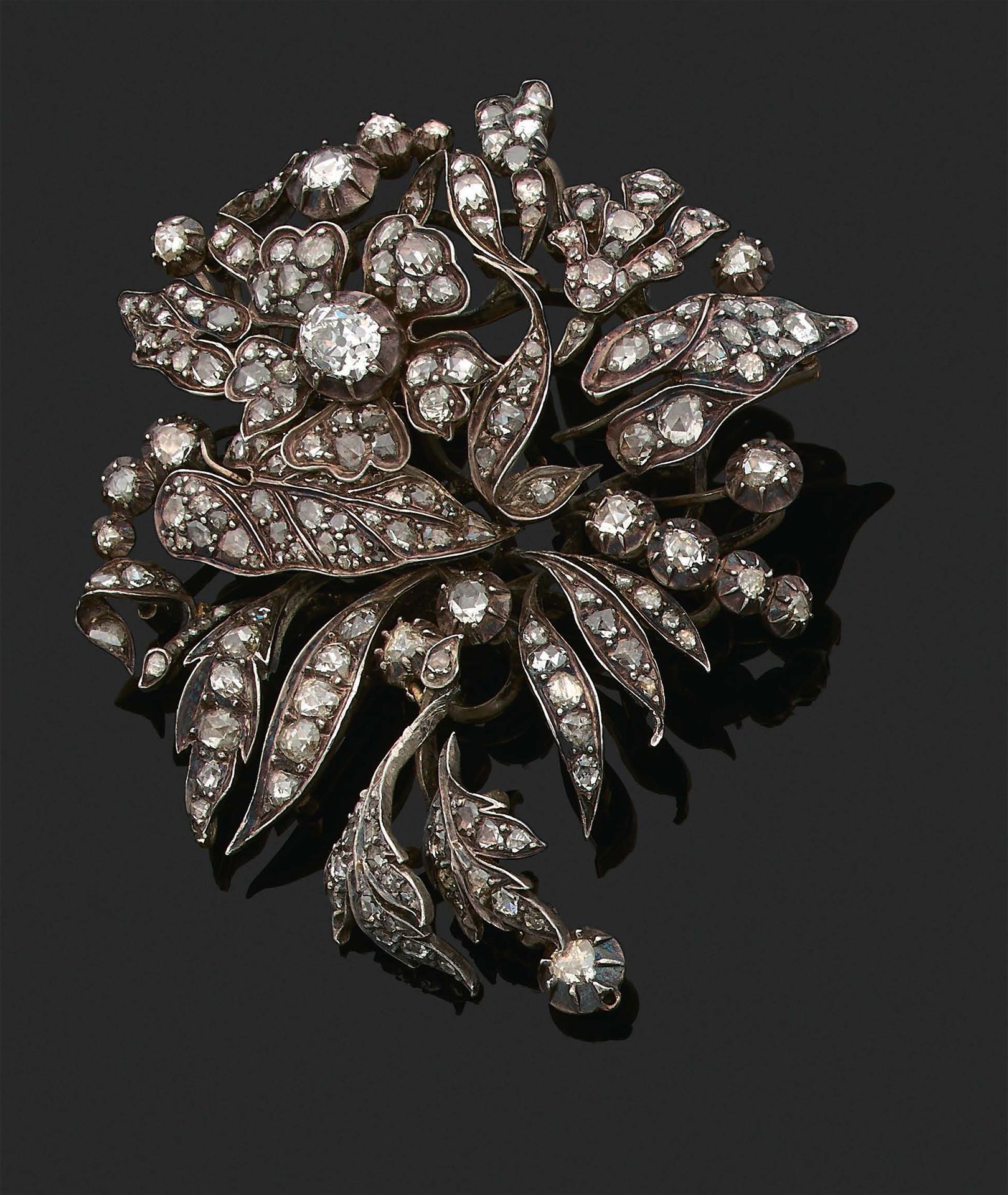 Null 
BROCHE "TREMBLEUSE" GRANDE



Diamantes de talla rosa y antigua



Oro de &hellip;