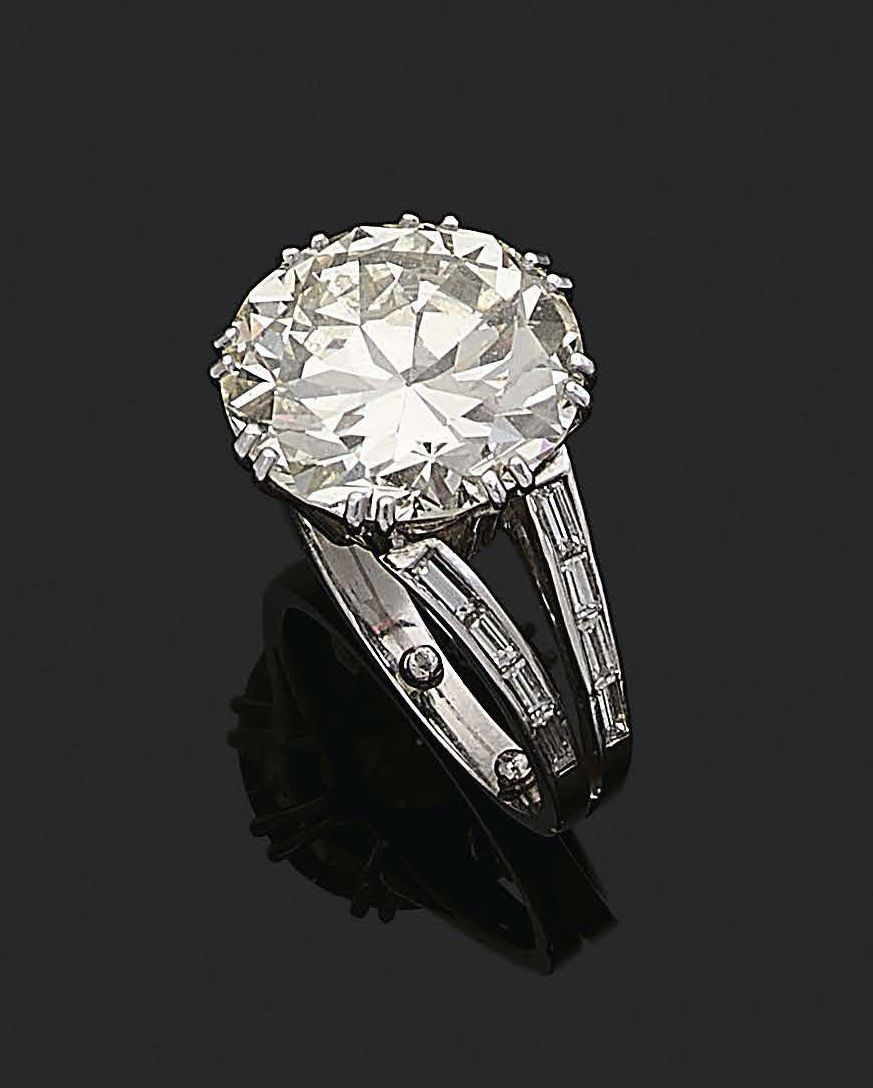 Null BAGUE « DIAMANT »
Diamant rond taille brillant et diamants baguettes
Platin&hellip;