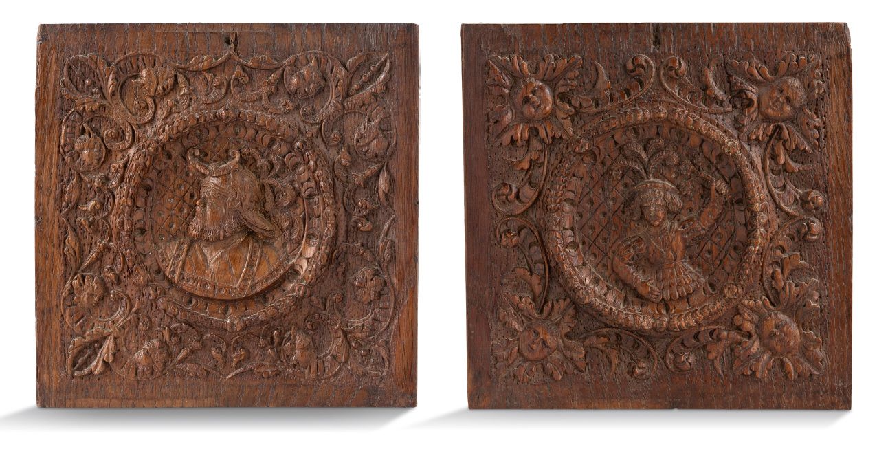 Null Pair of carved oak panels decorated, in medallions with squared backgrounds&hellip;