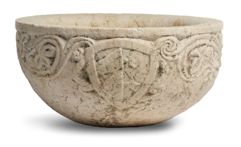 Null CIRCULAR CUP in white marble, the body decorated with a frieze in relief of&hellip;