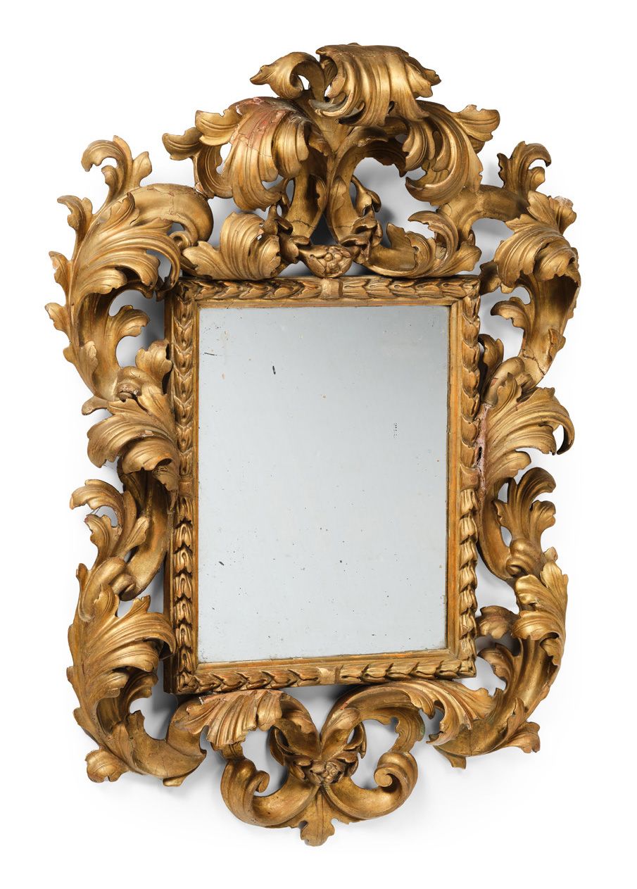 Null MIROIR BAROQUE en bois richement sculpté et doré décor de larges feuillages&hellip;