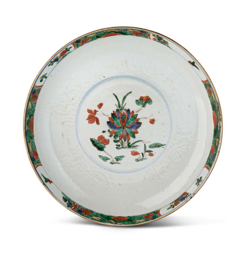 CHINE DYNASTIE QING, PÉRIODE KANGXI (1661 - 1722) Pair of porcelain plates with &hellip;