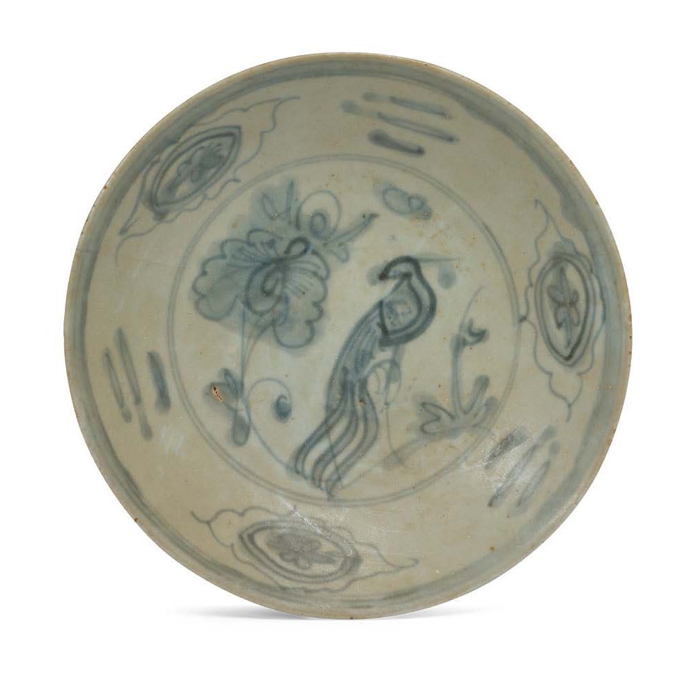 CHINE PÉRIODE TRANSITION, VERS 1640 Blue-white porcelain dish, the center decora&hellip;