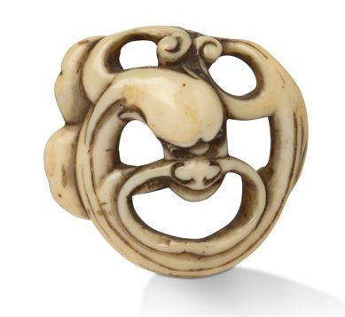 JAPON XIXe SIÈCLE ~ Netsuke in openwork carved ivory representing a dragon in th&hellip;