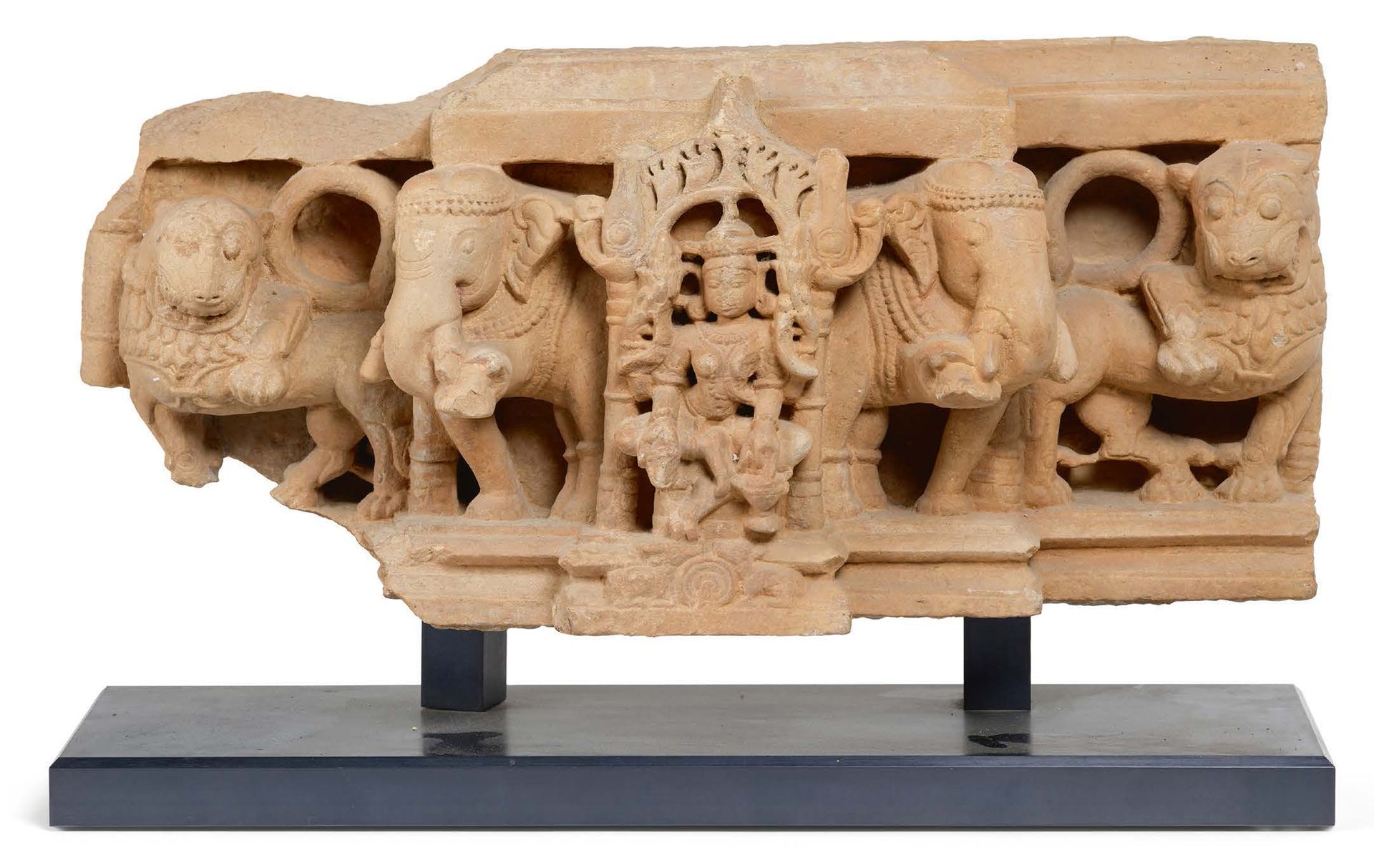 INDE CENTRALE Xe - XIe SIÈCLE 印度中部 10-11世纪
吉祥天女像粉陶建筑元素