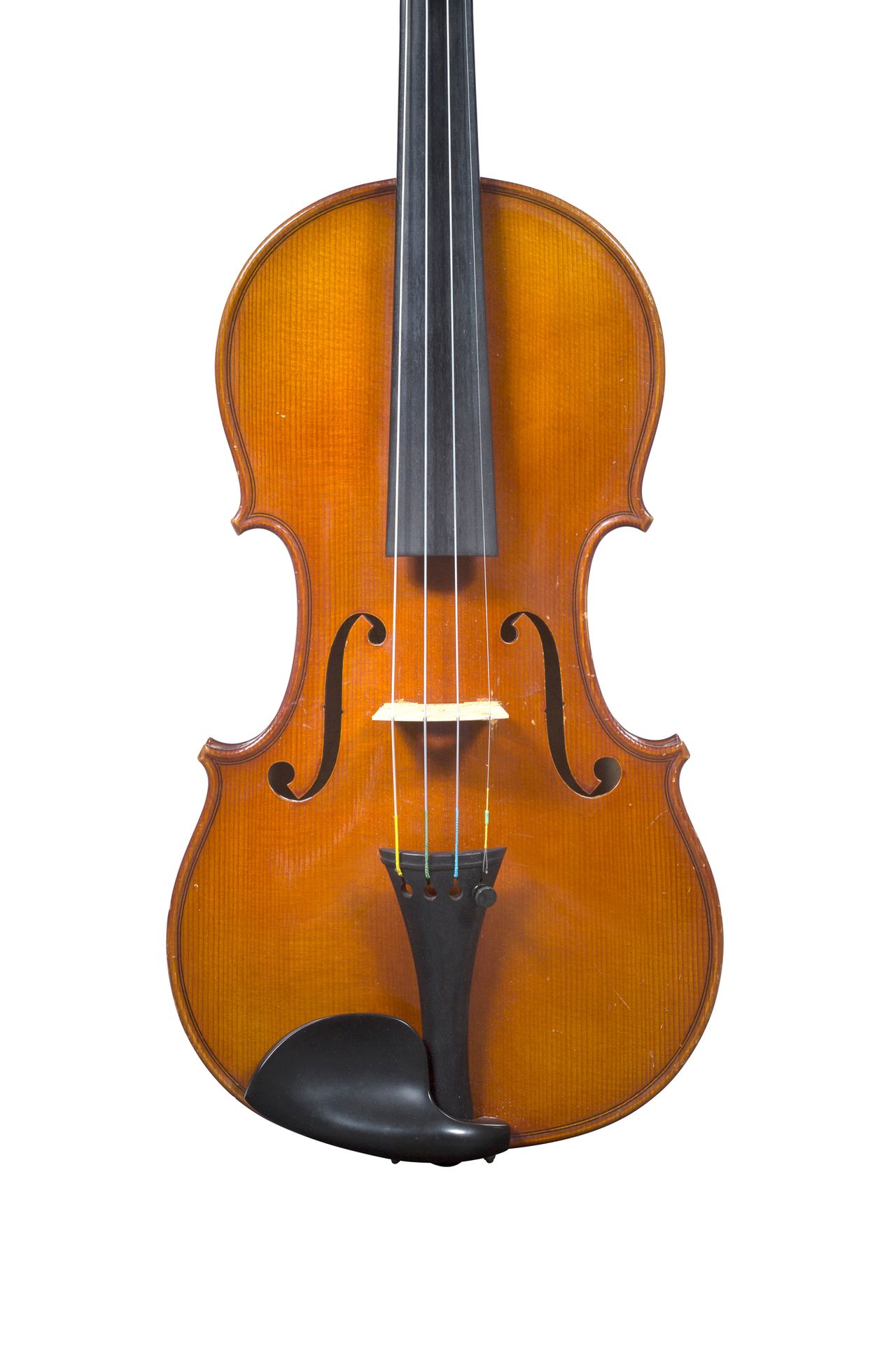 Null 古斯塔夫-维罗姆的小提琴
1927年在南锡制造
后脚跟下有标签和铁印
状况良好
随时可以演奏 
背面有358毫米
附有一个镍银材质的研究弓，原样。