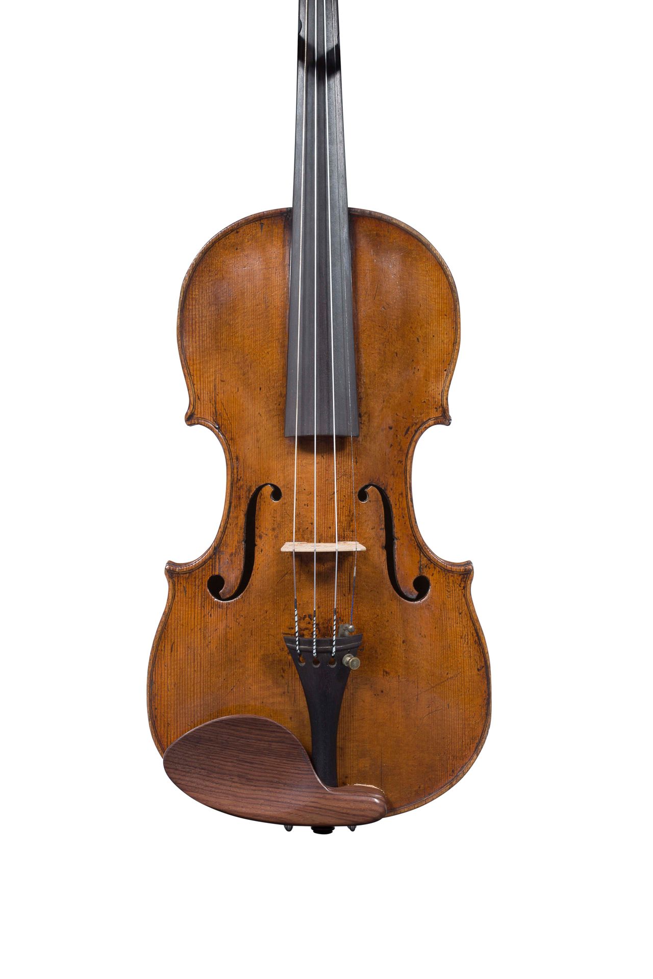 Null 18世纪法国小提琴
在巴黎由弗朗索瓦-勒让的随行人员制造
有一个难以辨认的标签
上部的各种修复，包括没有芯片的断裂，左下角夹板的小变形，两侧的各种断裂&hellip;