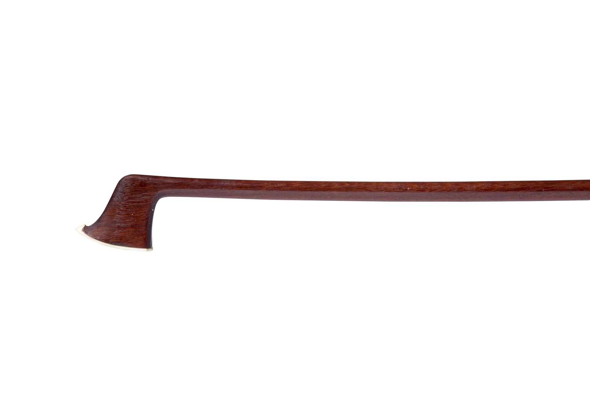 Null ~ 小提琴弓由弗朗索瓦-裘德-高拉尔（1787-1857）制作
漂亮的pernanbouc木棒，安装有其象牙和银质的青蛙和按钮
状况良好。在滑道的位置&hellip;