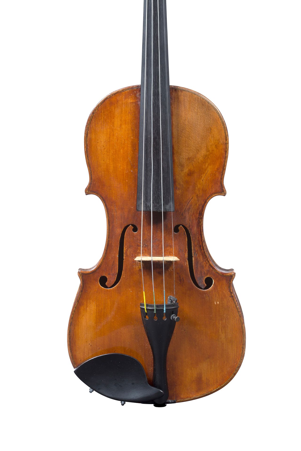 Null 19世纪德国哈雷金小提琴
背面装饰有 "CAT "字样，内部有铁质标记
Testore的伪装标签
较新的面板
顶部和侧面有各种修复，背面的标签下有一块&hellip;