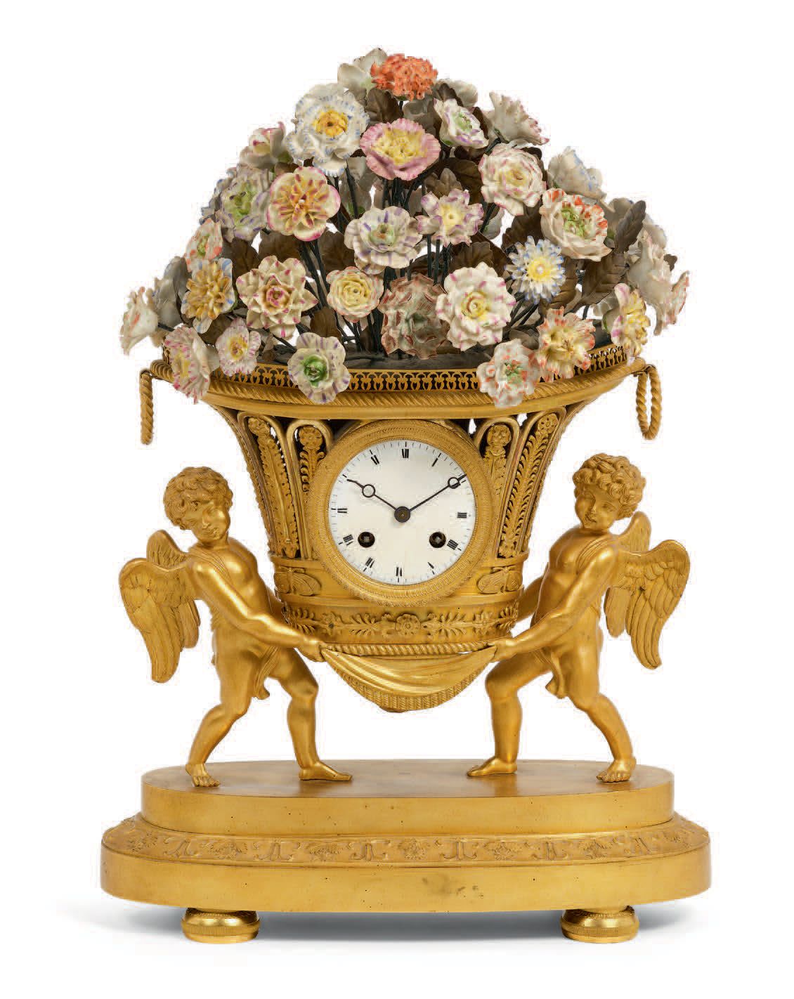 TRAVAIL FRANÇAIS - Début XIXe siècle Reloj llamado "Jardinière". 
En bronce dora&hellip;