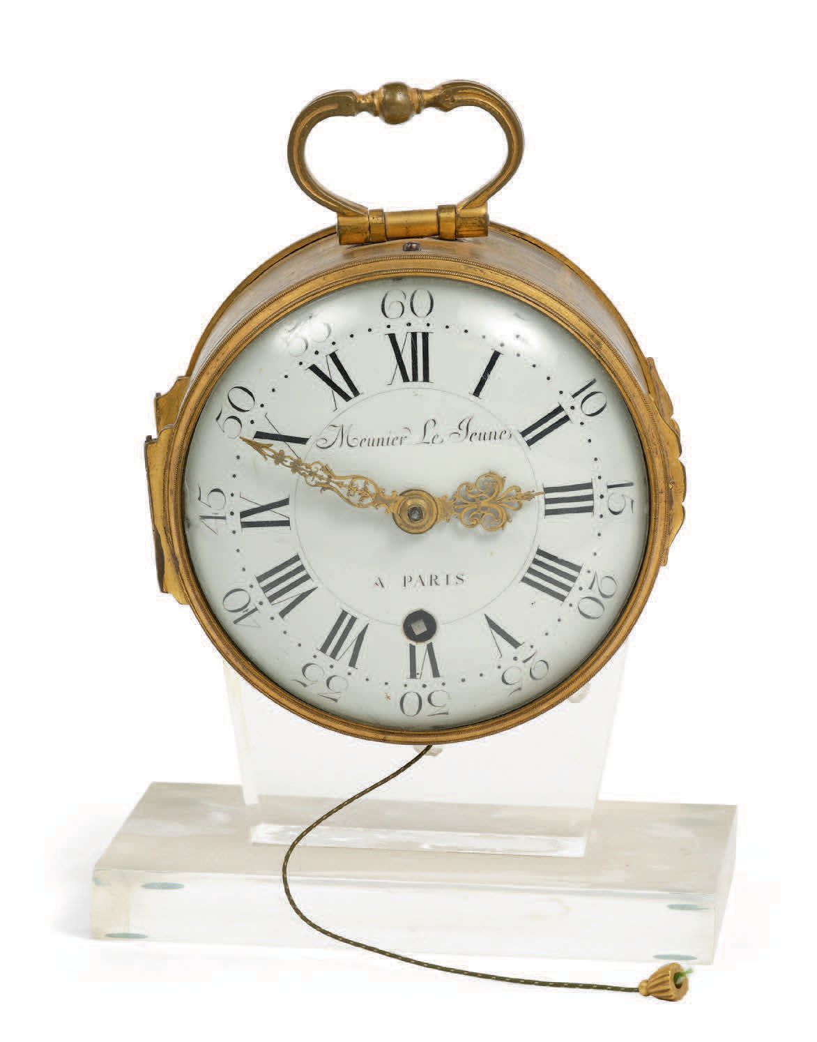MEUNIER LE JEUNE, à Paris - Milieu XVIIIe siècle Horloge d'alcôve avec sonnerie
&hellip;