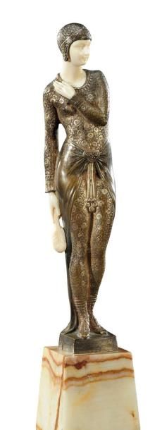JOE DESCOMPS (1869-1950) Epreuve chryséléphantine en bronze à patine médaille et&hellip;