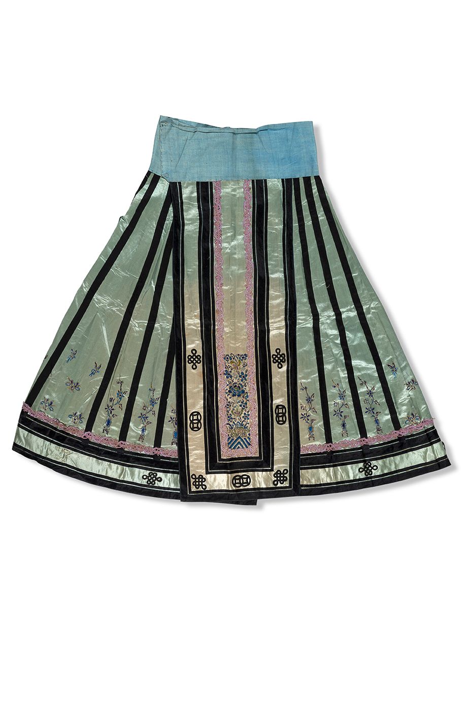 CHINE VERS 1900 Skirt (mang qun)
Water-green silk satin embroidered with gold an&hellip;