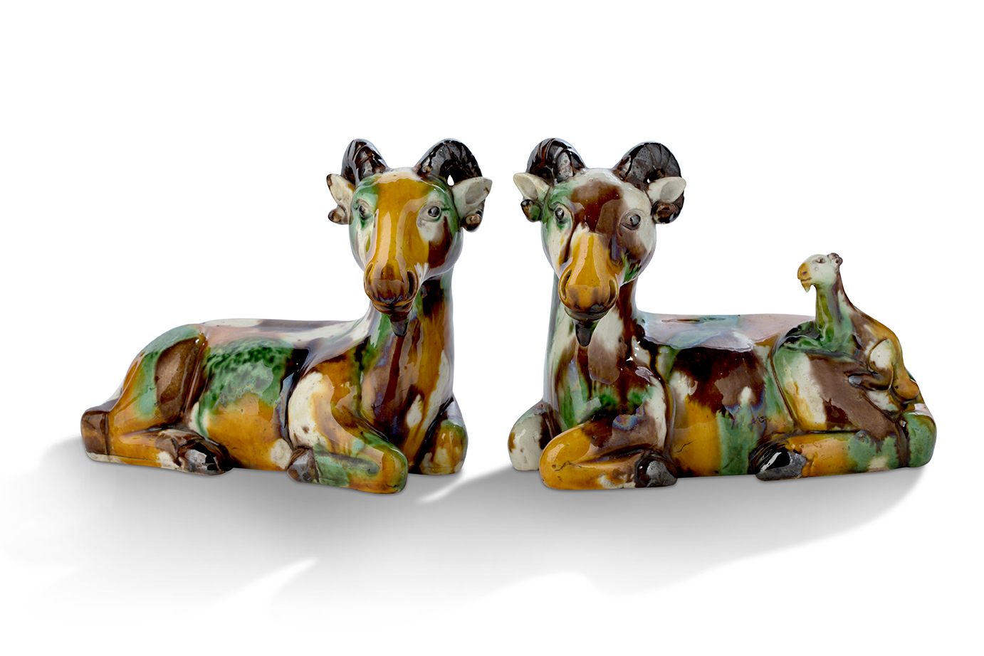 CHINE DYNASTIE QING, XIXe SIÈCLE Pair of statuettes
In "sancai" enameled porcela&hellip;