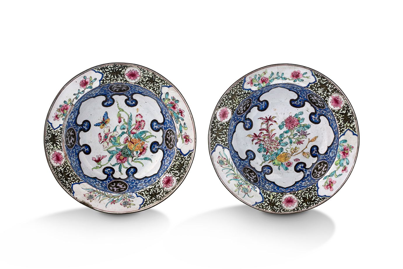 CHINE DYNASTIE QING, XVIIIe SIÈCLE Pair of small dishes
In painted enamel on cop&hellip;