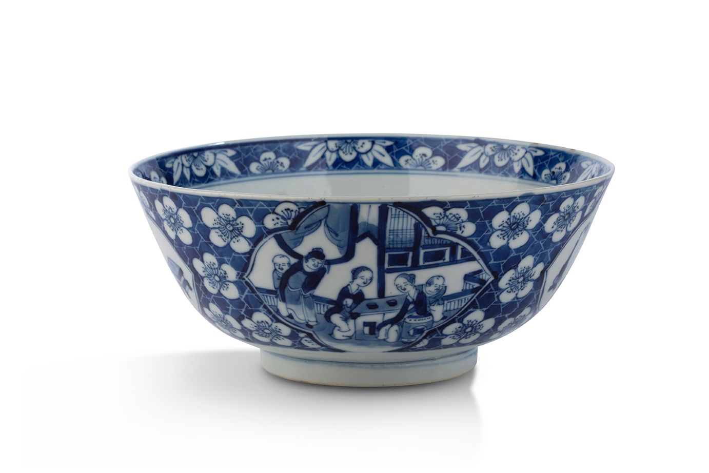 CHINE POUR LE VIETNAM DYNASTIE QING, XIXe SIÈCLE Bowl
In blue-white porcelain de&hellip;