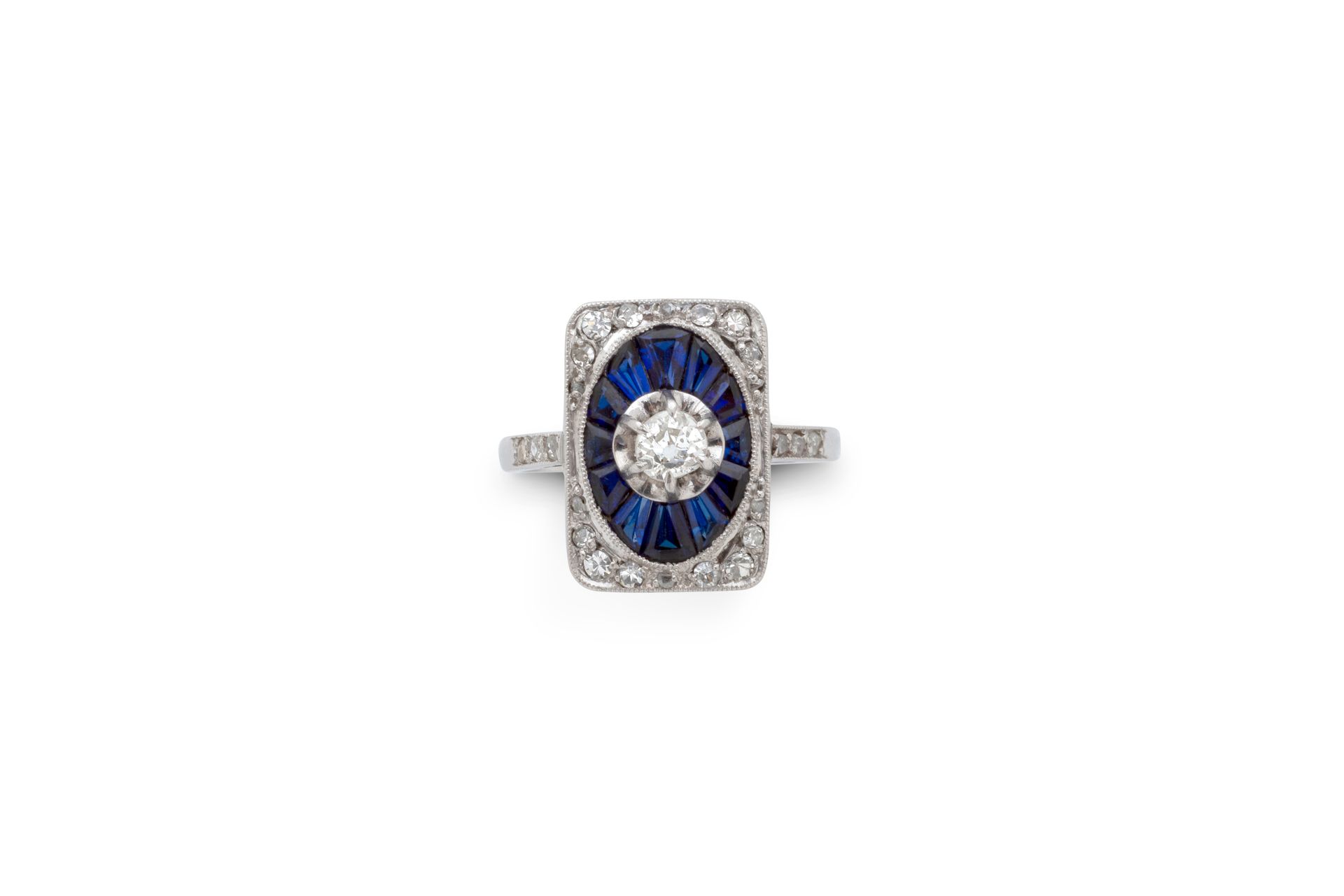 Bague "Art déco" Art Deco ring
Old-cut diamonds, eighth-cut diamonds, rose-cut d&hellip;