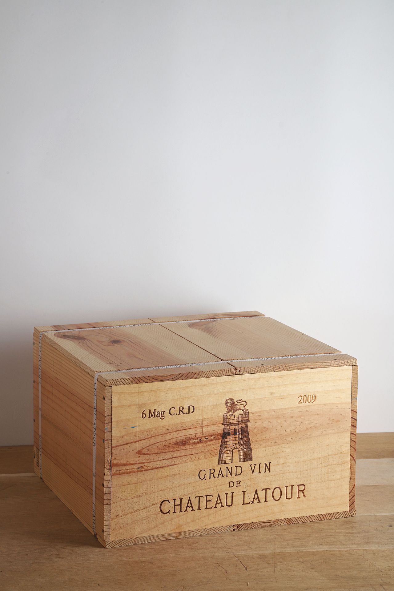 Null 6 Mag CHÂTEAU LATOUR (original wooden case) - 2009 - GCC1 Pauillac