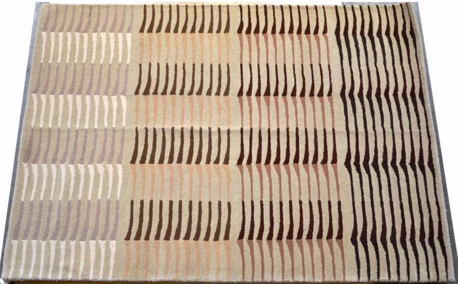 TRAVAIL MODERNE Tapis à décor de lignes en camaieu brun sur fond beige
XXème siè&hellip;
