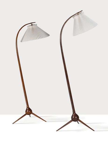 SEVERIN HANSEN JR (1887-1964) Paire de lampadaires
Papier, laiton, palissandre
H&hellip;