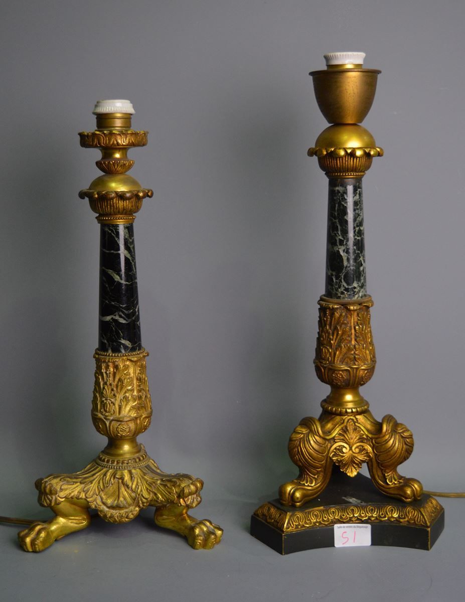 Null Coppia di lampade stile impero in bronzo dorato e marmo verde, h: 46cm