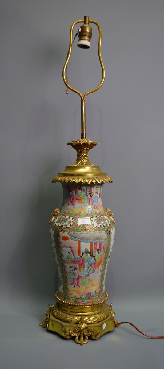 Null Pied de lampe Chine, porcelaine et bronze, Ht: 90cm